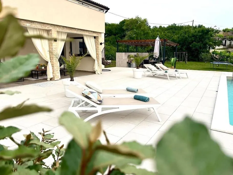 Holiday House 'Marlen' In Labin 라빈 0*,  크로아티아